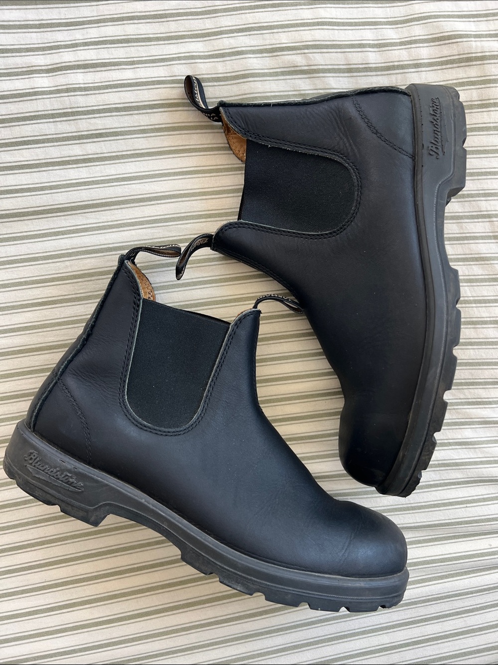 Blundstone Men’s Black Leather Chelsea Boots